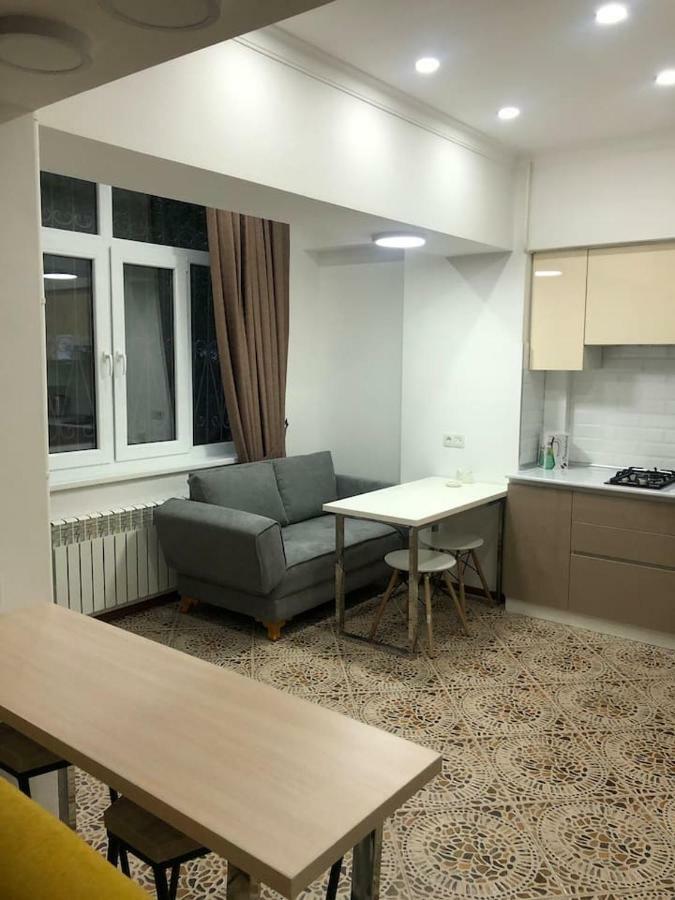 Студия В Центре Ташкента Eksteriør billede